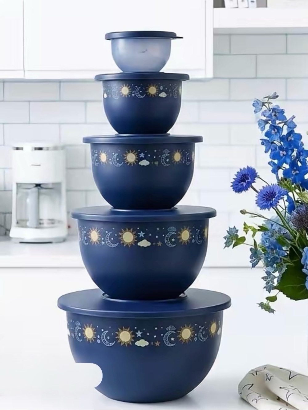 Tupperware Blue Solar Pattern Nesting Mixing Bowls with Lids